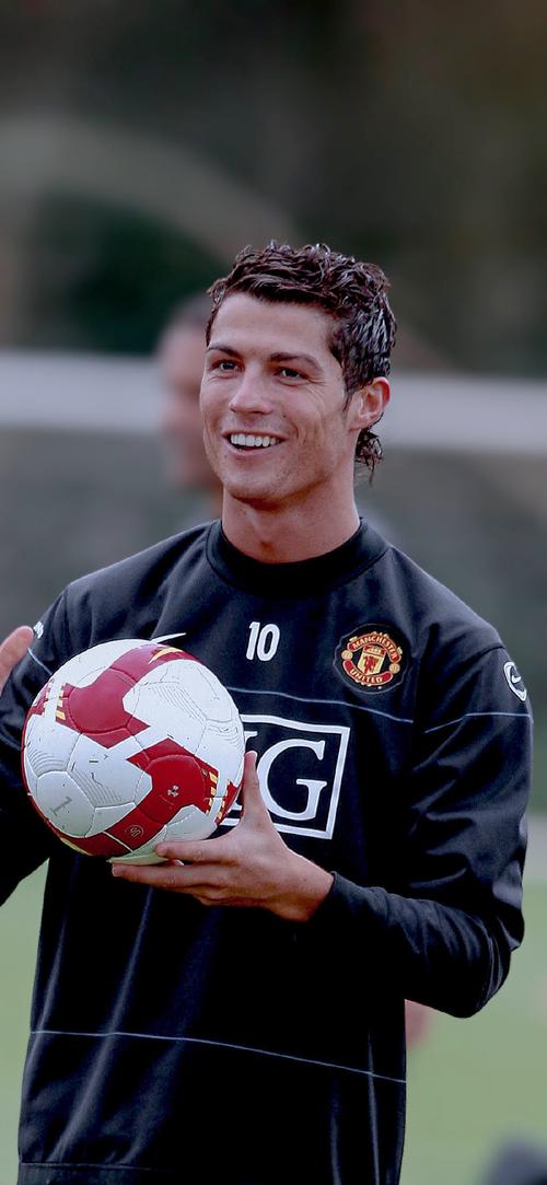 欧冠战报：格纳布里传射，基米希乌龙，拜仁3-1葡萄牙体育（欧冠快讯：格纳布里一传一射，基米希乌龙，拜仁3-1击败葡萄牙体育）