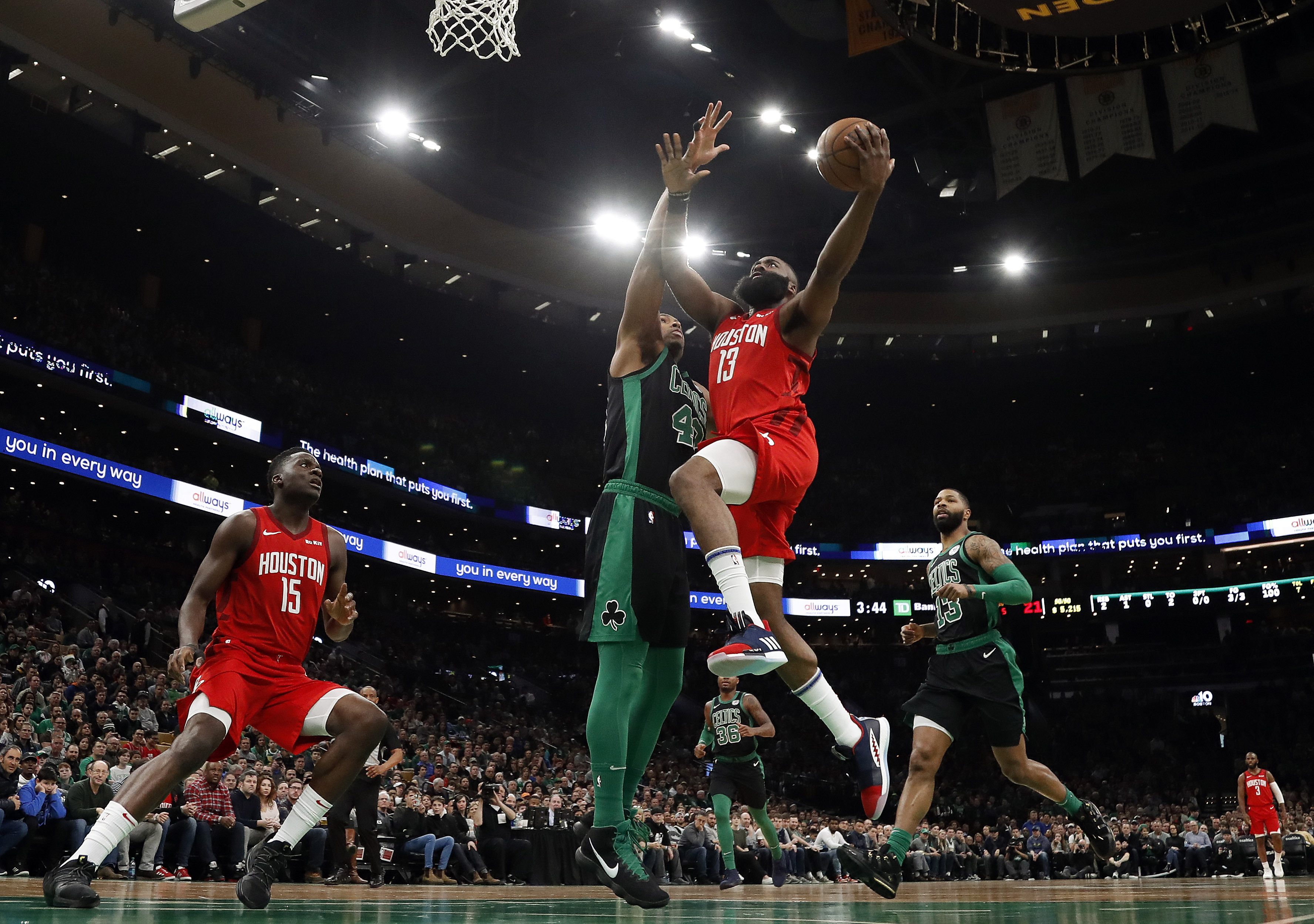 斯基拉：罗马已向切利克开3年新合同，一些欧洲俱乐部正在关注（斯基拉：罗马已向切利克提供为期三年的新约，欧洲多队持续关注）