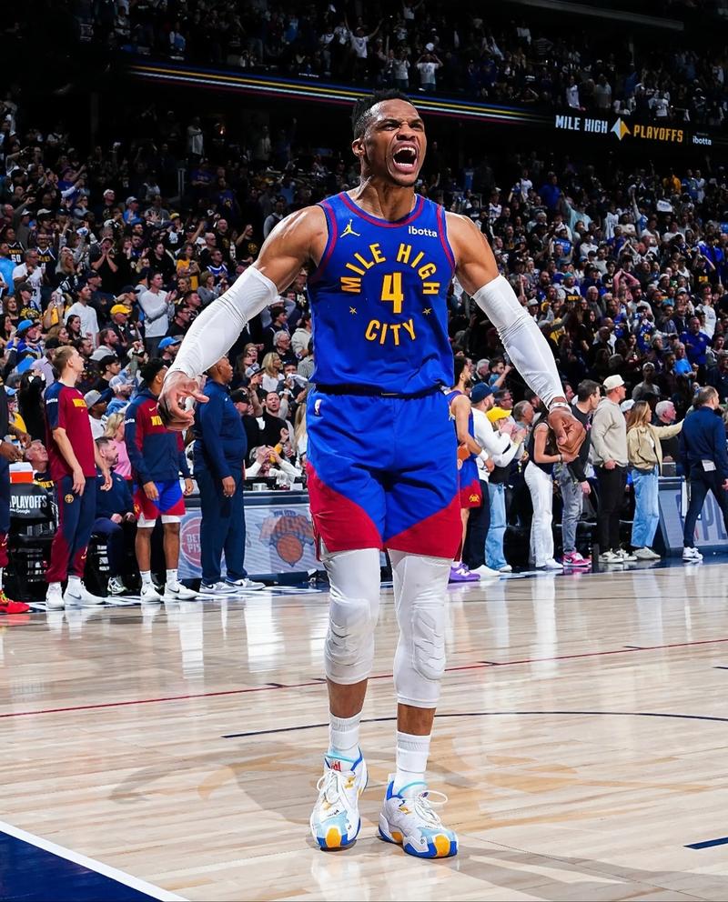 迪马尔科：我们现在排名第一但这并不重要，联赛还很漫长（迪马尔科：暂居榜首并非关键，赛季漫长一切未定）