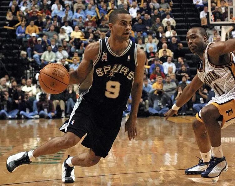 马卡：赫伊森将在对阵阿拉维斯时回归，姆巴佩仍待定（马卡报：赫伊森有望战阿拉维斯复出，姆巴佩出场成疑）