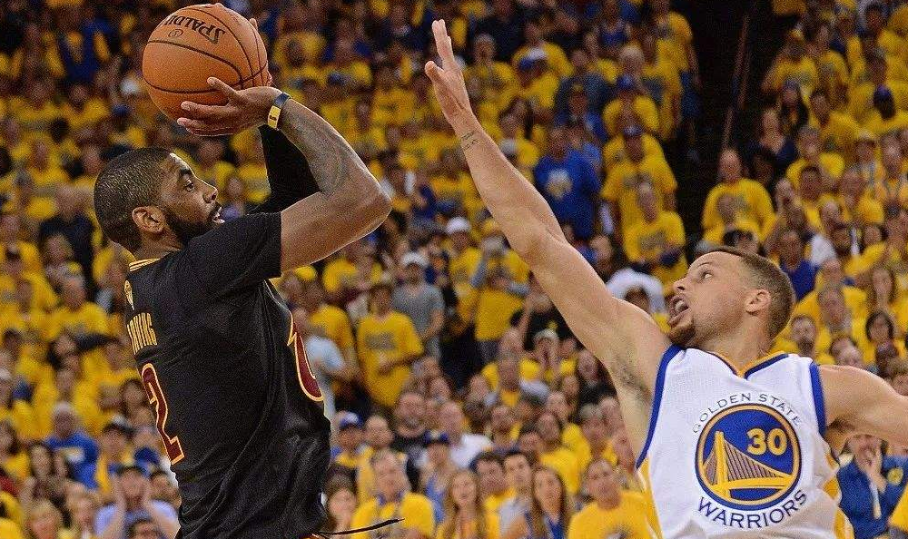 传闻：曼联和拜仁长期关注兰斯19岁中场马夏尔-蒂亚（据悉曼联与拜仁持续考察兰斯19岁中场马夏尔-蒂亚）