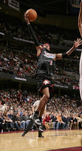 帕尔马官方：铃木彩艳成功接受手指骨折手术；据悉伤缺3个月（帕尔马官宣：铃木彩艳手指骨折手术成功，预计缺阵三个月）