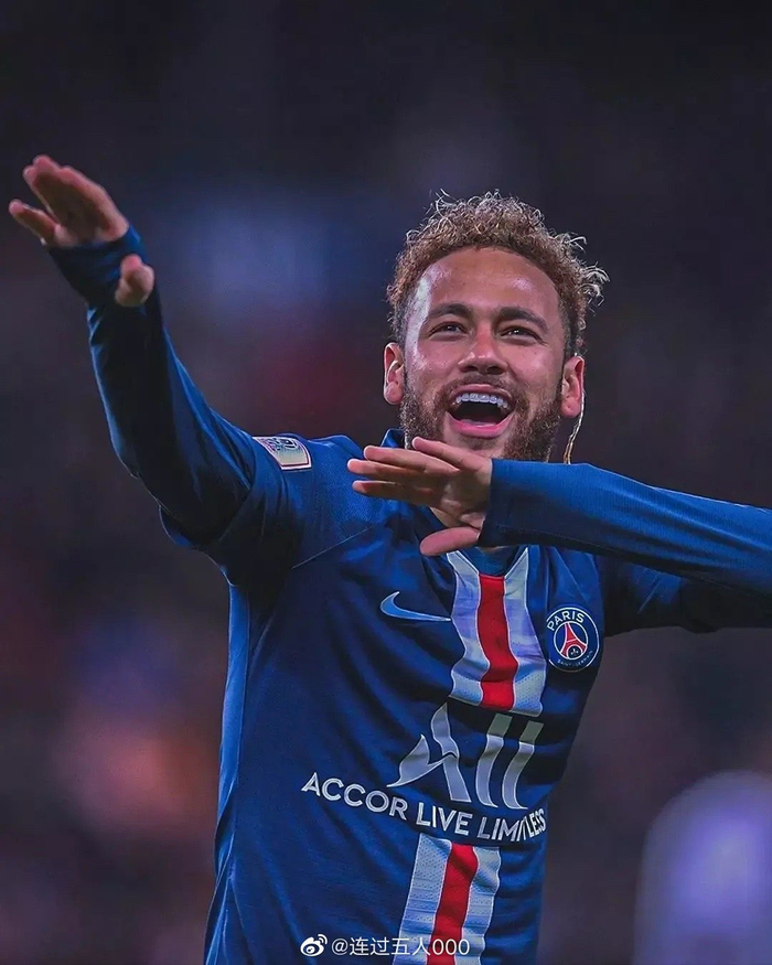 下次见面叫您教练先生？伊涅斯塔：希望如此，听起来让人兴奋（伊涅斯塔：期待下次被叫“教练”，想想就让人兴奋）