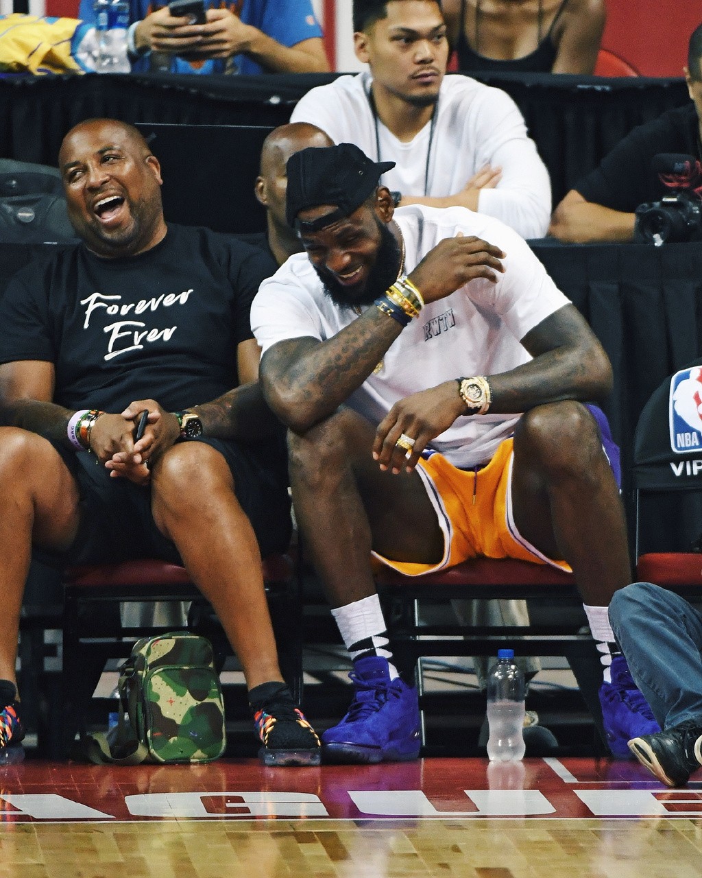 继姆巴佩之后，凯恩是本赛季第二位打入25球的五大联赛球员（凯恩25球达成，成本赛五大联赛继姆巴佩后的第二人）