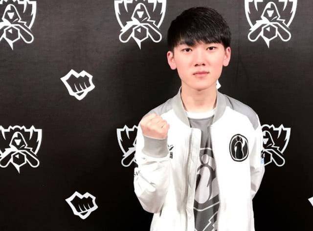 威之间的互 威之间的互